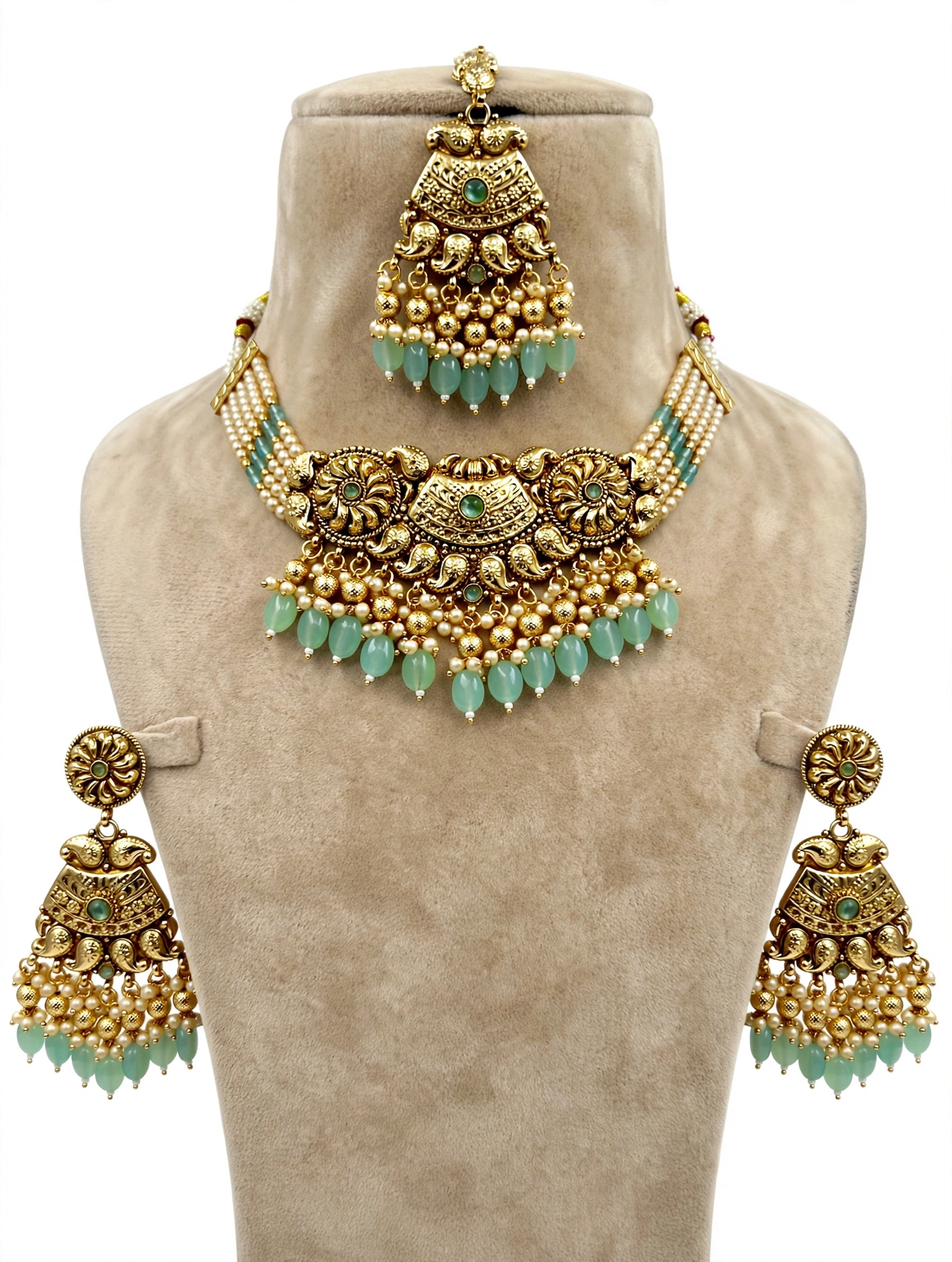 Pista Noor Antique Choker Set with Maang Tikka